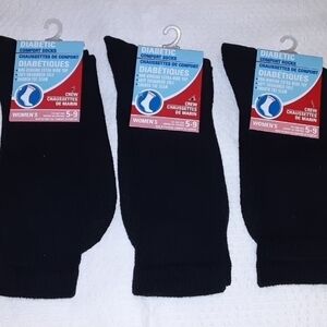 5 Pairs Of Diabetic Comfort Crew Socks for Women - Black (Size 5-9)